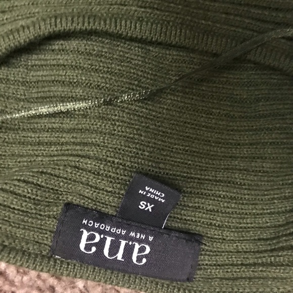 Cute top - Picture 2 of 2